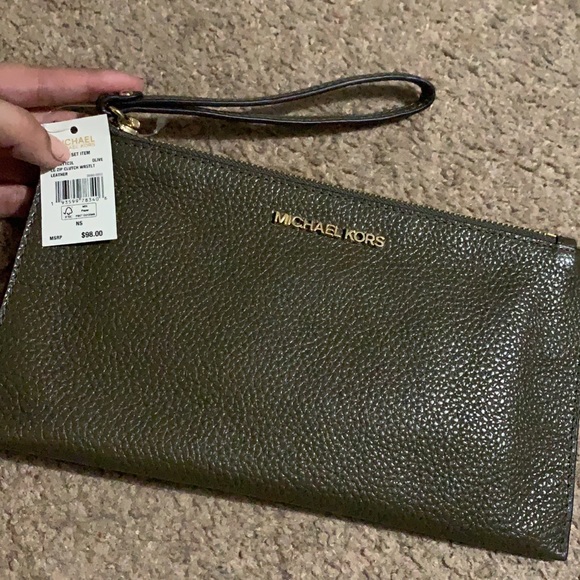 Michael Kors wristlet - Picture 2 of 2